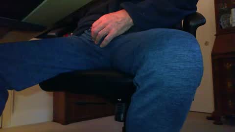 BateBro13 online show from November 12, 2025, 3:12 pm