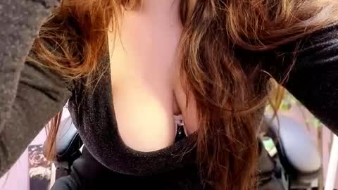 battymoll online show from March 12, 2026, 4:02 pm