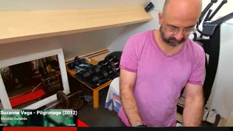 bazzz_8 online show from October 30, 2025, 4:52 pm