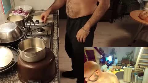 bazzz_8 online show from December 1, 2025, 4:34 pm