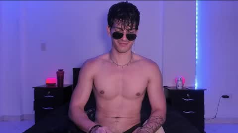 Snapshot of bbbeachboy chatting on January 27, 2025, 12:12 am Valentino online show from January 27, 2025, 12:12 am