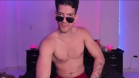 Snapshot of bbbeachboy chatting on February 5, 2025, 9:50 pm Valentino online show from February 5, 2025, 9:50 pm