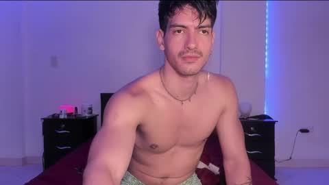 Snapshot of bbbeachboy chatting on February 19, 2025, 9:14 pm Valentino online show from February 19, 2025, 9:14 pm