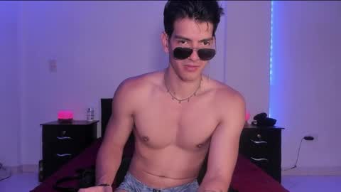 Snapshot of bbbeachboy chatting on February 27, 2025, 9:25 pm Valentino online show from February 27, 2025, 9:25 pm