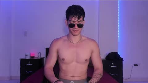 Snapshot of bbbeachboy chatting on March 5, 2025, 9:26 pm Valentino online show from March 5, 2025, 9:26 pm
