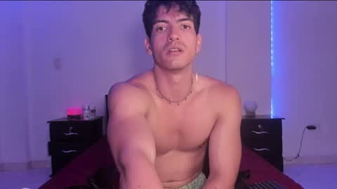 Snapshot of bbbeachboy chatting on March 6, 2025, 9:53 pm Valentino online show from March 6, 2025, 9:53 pm