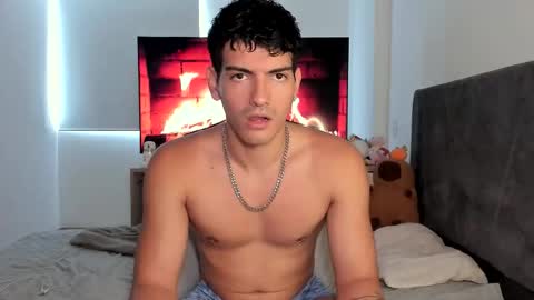 Snapshot of bbbeachboy chatting on October 8, 2025, 8:28 pm Valentino online show from October 8, 2025, 8:28 pm