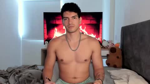 Snapshot of bbbeachboy chatting on October 10, 2025, 8:08 pm Valentino online show from October 10, 2025, 8:08 pm