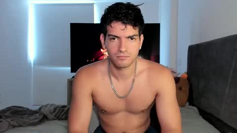 Snapshot of bbbeachboy chatting on October 16, 2025, 8:32 pm Valentino online show from October 16, 2025, 8:32 pm