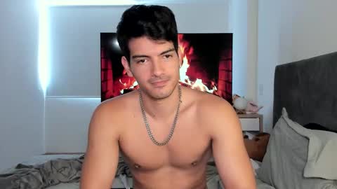 Snapshot of bbbeachboy chatting on October 17, 2025, 8:11 pm Valentino online show from October 17, 2025, 8:11 pm