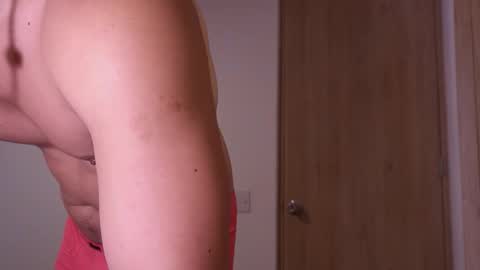 Snapshot of bbbeachboy chatting on February 21, 2026, 9:16 pm Valentino online show from February 21, 2026, 9:16 pm