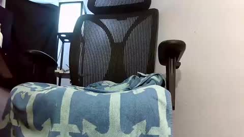 Snapshot of bbc4cam99 chatting on September 17, 2025, 10:50 am bbc4cam99 online show from September 17, 2025, 10:50 am