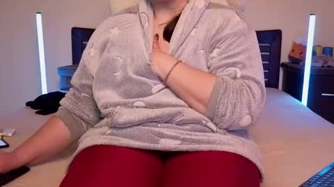 Snapshot of bbw_goddes chatting on December 18, 2025, 3:45 am Love online show from December 18, 2025, 3:45 am