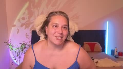 Snapshot of bbw_goddes chatting on July 14, 2026, 12:11 pm Love online show from July 14, 2026, 12:11 pm