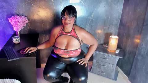 Snapshot of bbwlatina01 chatting on January 17, 2026, 12:10 pm Bbwlatina01 online show from January 17, 2026, 12:10 pm
