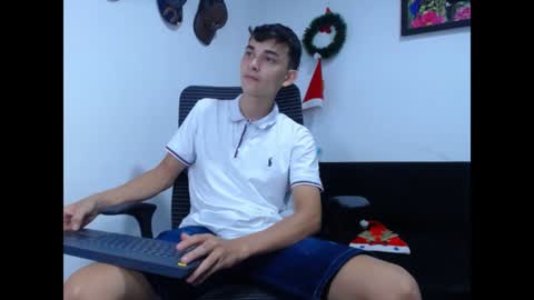Snapshot of bby_liamm chatting on January 1, 2025, 1:37 am bby liamm online show from January 1, 2025, 1:37 am