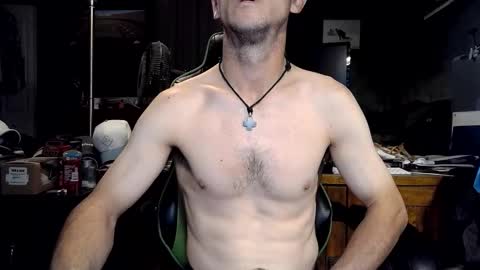 Snapshot of bchillin28 chatting on October 19, 2025, 10:54 pm bchillin28 online show from October 19, 2025, 10:54 pm