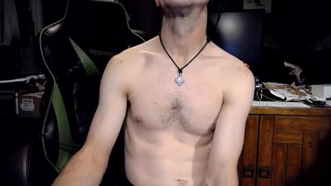 Snapshot of bchillin28 chatting on November 9, 2025, 6:39 pm bchillin28 online show from November 9, 2025, 6:39 pm