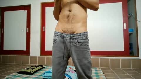 Snapshot of be1cooldick chatting on December 13, 2024, 9:57 am Saina online show from December 13, 2024, 9:57 am