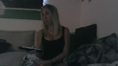 Snapshot of beach_bunny69 chatting on January 6, 2025, 10:02 am Emma online show from January 6, 2025, 10:02 am