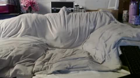 BeachyMILF online show from June 16, 2026, 4:53 pm