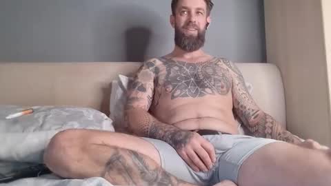 beardedtattedguy online show from November 1, 2025, 10:28 am