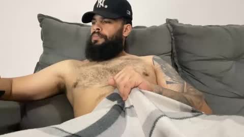 Snapshot of beardmax chatting on October 28, 2025, 5:11 am Min online show from October 28, 2025, 5:11 am