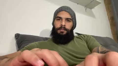 Snapshot of beardmax chatting on November 3, 2025, 5:31 am Min online show from November 3, 2025, 5:31 am