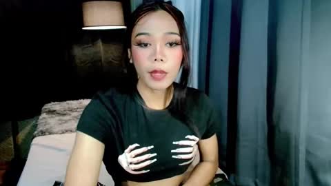 beatrice_luna online show from June 6, 2026, 5:17 pm