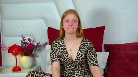 Snapshot of beatricebinoche chatting on October 14, 2025, 6:25 am Beatrice online show from October 14, 2025, 6:25 am