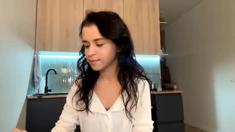 Katie online show from October 18, 2025, 8:15 am