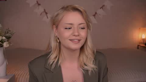 Beatrice online show from December 22, 2025, 8:17 pm