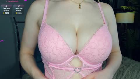 Snapshot of beatrix_rina chatting on January 18, 2025, 11:32 am Sonya online show from January 18, 2025, 11:32 am