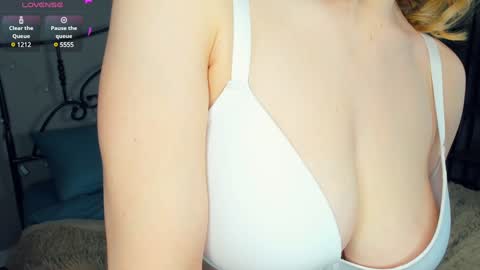 Snapshot of beatrix_rina chatting on January 22, 2025, 8:29 am Sonya online show from January 22, 2025, 8:29 am