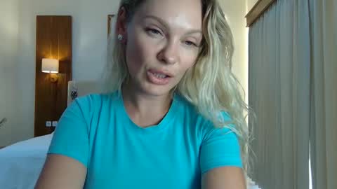 Beautifulkollette online show from October 15, 2025, 6:57 am