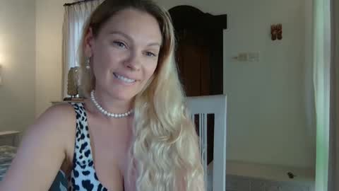 Beautifulkollette online show from October 28, 2025, 2:59 am