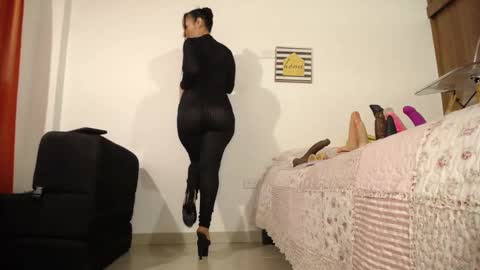 NATHALIA online show from November 24, 2025, 4:07 pm