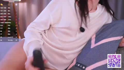 Polly  online show from April 1, 2026, 1:41 pm