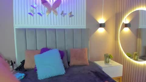Snapshot of beauty_milf4 chatting on March 2, 2025, 4:32 pm Chantall online show from March 2, 2025, 4:32 pm
