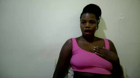 Snapshot of beauty_nina1 chatting on November 15, 2025, 6:22 am beauty_nina1 online show from November 15, 2025, 6:22 am