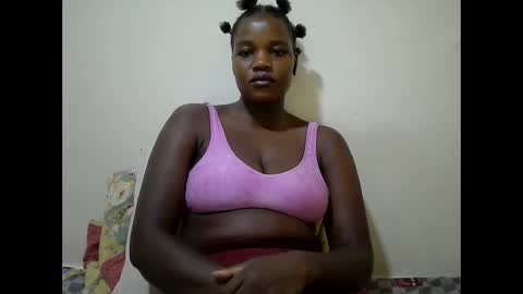 Snapshot of beauty_nina1 chatting on November 18, 2025, 10:25 pm beauty_nina1 online show from November 18, 2025, 10:25 pm