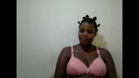 Snapshot of beauty_nina1 chatting on November 21, 2025, 7:01 pm beauty_nina1 online show from November 21, 2025, 7:01 pm