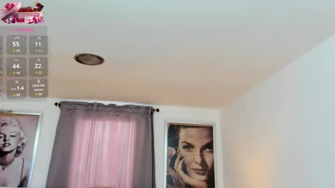 Ariana Reyes online show from October 1, 2025, 12:22 pm