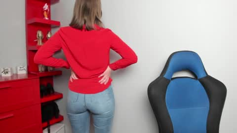 Zoe online show from May 28, 2026, 5:49 am