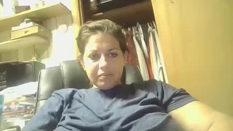 beccabee37 online show from October 12, 2025, 2:16 pm