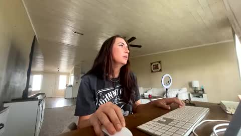Snapshot of beccaraexoxo chatting on May 27, 2026, 9:45 pm beccaraexoxo online show from May 27, 2026, 9:45 pm