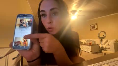 Snapshot of beccaraexoxo chatting on May 29, 2026, 2:42 am beccaraexoxo online show from May 29, 2026, 2:42 am