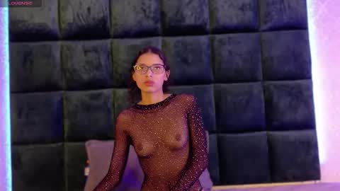 Snapshot of beccareedd chatting on October 7, 2025, 5:04 am BeccaRed online show from October 7, 2025, 5:04 am