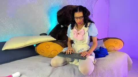 BeccaRed online show from November 8, 2025, 11:54 am