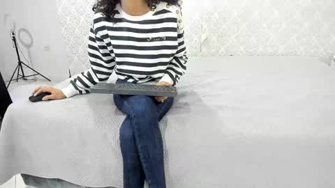 BeccaRed online show from November 11, 2025, 10:59 am